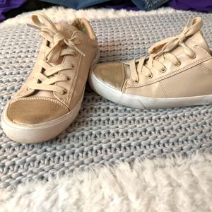 Lace up sneakers with shimmer/sparkle tip